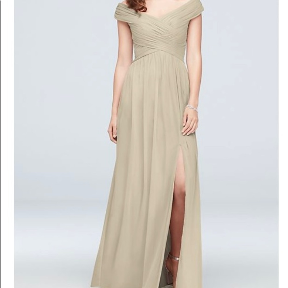 Brand New Davids Bridal bridesmaid dress. Size 16.